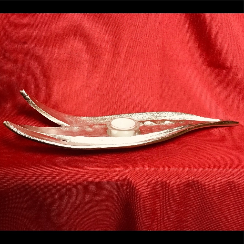 Leaf tealight holder